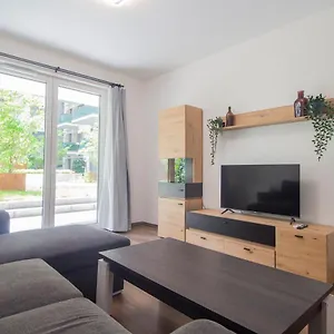 Corvin Modern Two Bedroom Free Parking Apartament