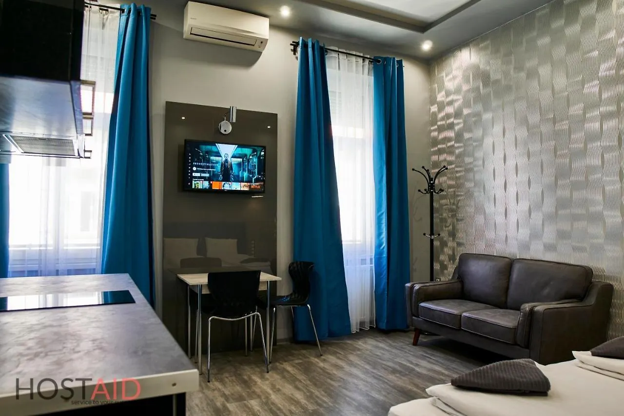 A13 Apartments - Budapest - Hostaid